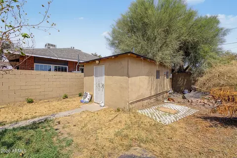 Exterior - 1106 E Palm Ln, Phoenix, AZ 85006 photo 7 of 10