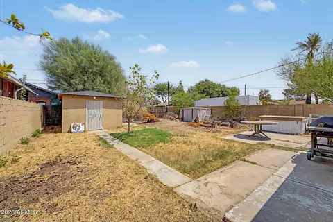 Exterior - 1106 E Palm Ln, Phoenix, AZ 85006 photo 3 of 10