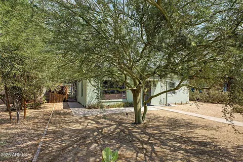 Exterior - 1106 E Palm Ln, Phoenix, AZ 85006 photo 2 of 10