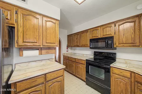 Kitchen - 8230 E Mcdowell Rd, Mesa, AZ 85207 photo 2 of 3