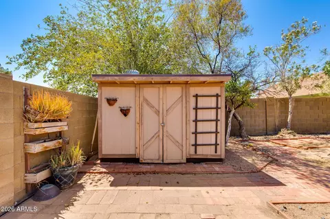 Exterior - 825 E Piute Ave, Phoenix, AZ 85024 photo 13 of 15