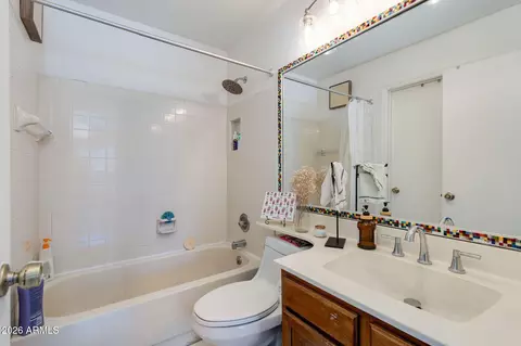 Bath - 825 E Piute Ave, Phoenix, AZ 85024 photo 3 of 3