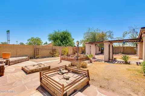 Exterior - 825 E Piute Ave, Phoenix, AZ 85024 photo 9 of 15