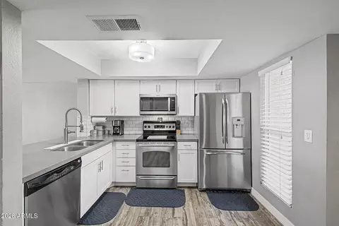 Kitchen - 815 E Grovers Ave #57, Phoenix, AZ 85022 photo 1 of 3