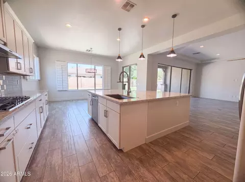 Kitchen - 7552 E Peralta Ave, Mesa, AZ 85212 photo 3 of 3