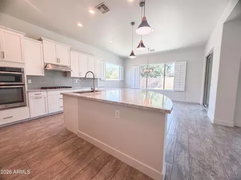 Kitchen - 7552 E Peralta Ave, Mesa, AZ 85212 photo 2 of 3