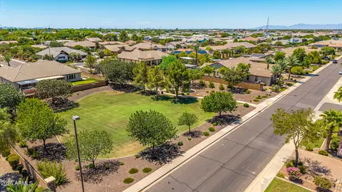 View/Area - 2855 E Warbler Rd, Gilbert, AZ 85297 photo 4 of 11