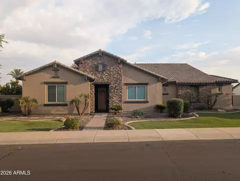Exterior - 2855 E Warbler Rd, Gilbert, AZ 85297 photo 4 of 38