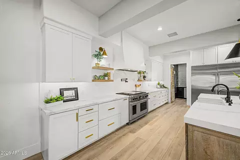 Kitchen - 2855 E Warbler Rd, Gilbert, AZ 85297 photo 5 of 10
