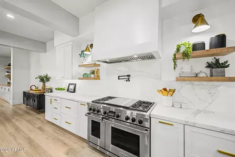 Kitchen - 2855 E Warbler Rd, Gilbert, AZ 85297 photo 7 of 10