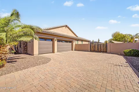 Exterior - 2855 E Warbler Rd, Gilbert, AZ 85297 photo 3 of 38