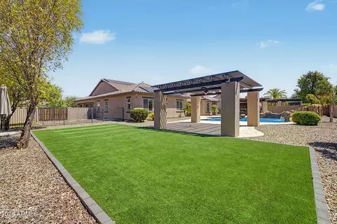 Exterior - 2855 E Warbler Rd, Gilbert, AZ 85297 photo 10 of 38