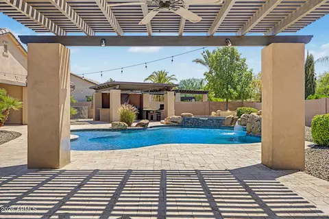 Exterior - 2855 E Warbler Rd, Gilbert, AZ 85297 photo 12 of 38