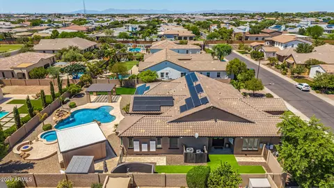 View/Area - 2855 E Warbler Rd, Gilbert, AZ 85297 photo 2 of 11