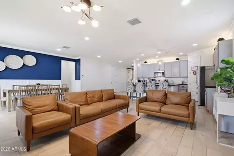 Living - 3340 W Carter Rd, Phoenix, AZ 85041 photo 1 of 1