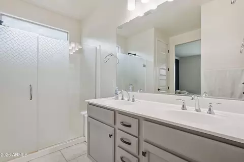 Bath - 3340 W Carter Rd, Phoenix, AZ 85041 photo 4 of 5