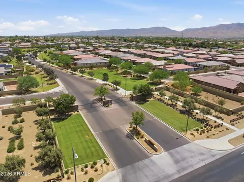 View/Area - 3340 W Carter Rd, Phoenix, AZ 85041 photo 6 of 7
