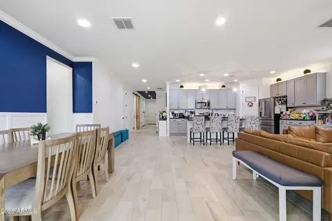 Entry Way - 3340 W Carter Rd, Phoenix, AZ 85041 photo 2 of 3
