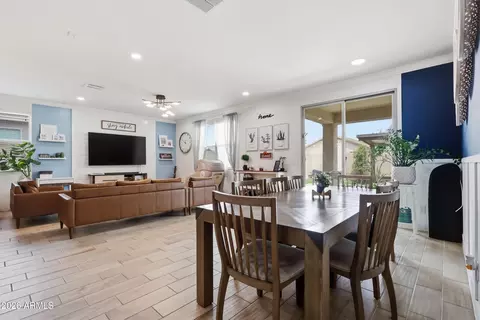 Dining - 3340 W Carter Rd, Phoenix, AZ 85041 photo 1 of 2