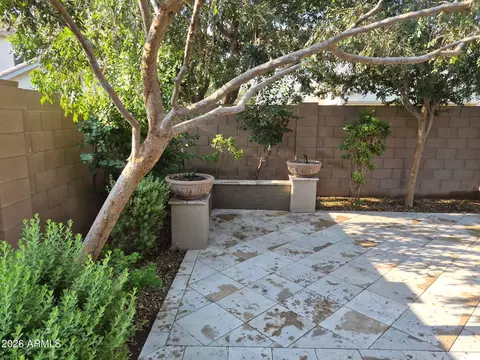 Exterior - 2543 E Penedes Dr, Gilbert, AZ 85298 photo 5 of 7