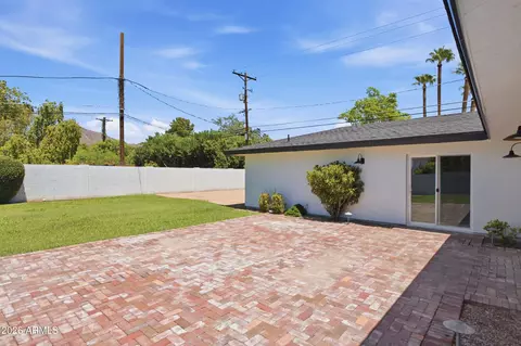 Exterior - 5140 E Osborn Rd, Phoenix, AZ 85018 photo 5 of 8