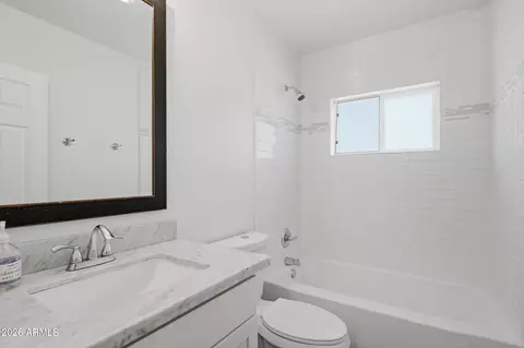 Bath - 5140 E Osborn Rd, Phoenix, AZ 85018 photo 5 of 7