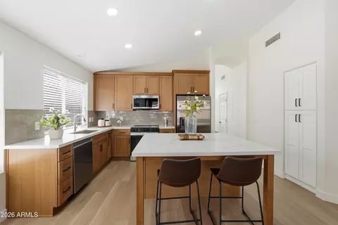 8922 W Lockland Ct, Peoria, AZ 85382