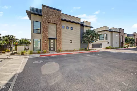 Exterior - 149 E Lexington Ave, Gilbert, AZ 85234 photo 3 of 8