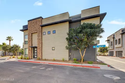 Exterior - 149 E Lexington Ave, Gilbert, AZ 85234 photo 5 of 8