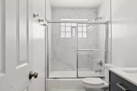 Bath - 8329 N 5th St, Phoenix, AZ 85020 photo 7 of 9