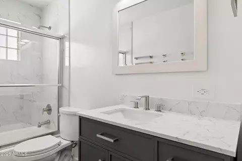 Bath - 8329 N 5th St, Phoenix, AZ 85020 photo 8 of 9