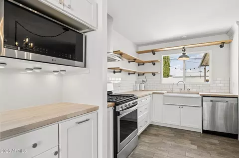 Kitchen - 8329 N 5th St, Phoenix, AZ 85020 photo 2 of 3