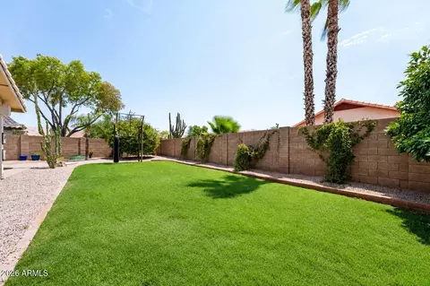 Exterior - 2243 E Robin Ln, Phoenix, AZ 85024 photo 4 of 5