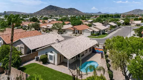 View/Area - 2243 E Robin Ln, Phoenix, AZ 85024 photo 3 of 3
