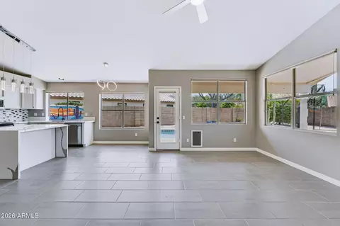 Living - 2243 E Robin Ln, Phoenix, AZ 85024 photo 5 of 7