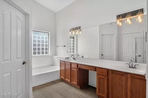 Bath - 9001 S 7th Dr, Phoenix, AZ 85041 photo 2 of 2
