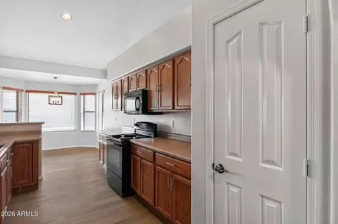 Entry Way - 9001 S 7th Dr, Phoenix, AZ 85041 photo 1 of 2