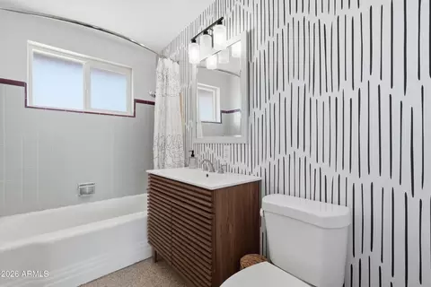Bath - 4846 E Fairmount Ave, Phoenix, AZ 85018 photo 1 of 2