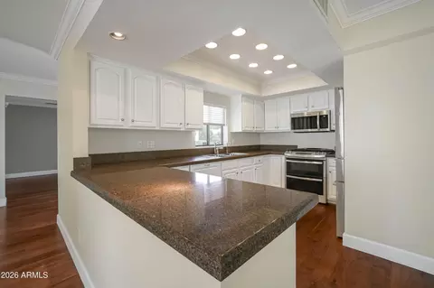 Kitchen - 4818 N 35th Pl, Phoenix, AZ 85018 photo 1 of 5