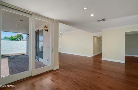 Living - 4818 N 35th Pl, Phoenix, AZ 85018 photo 2 of 3