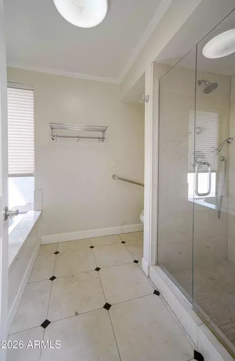 Bath - 4818 N 35th Pl, Phoenix, AZ 85018 photo 4 of 6