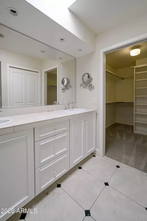 Bath - 4818 N 35th Pl, Phoenix, AZ 85018 photo 1 of 6
