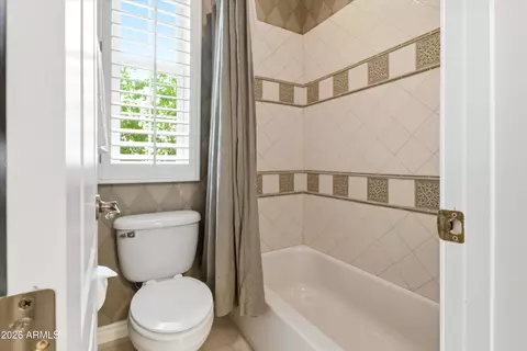 Bath - 4425 N 24th Pl, Phoenix, AZ 85016 photo 5 of 6