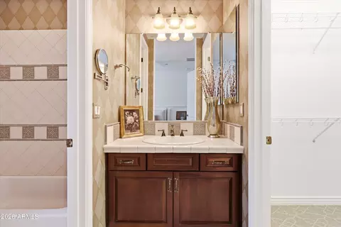 Bath - 4425 N 24th Pl, Phoenix, AZ 85016 photo 6 of 6