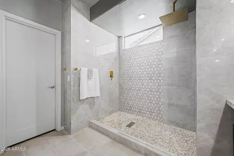Bath - 6325 S 24th Pl, Phoenix, AZ 85042 photo 2 of 4