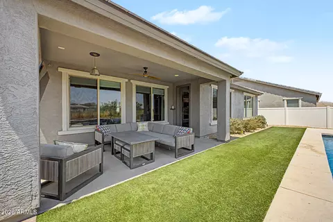 Exterior - 6325 S 24th Pl, Phoenix, AZ 85042 photo 4 of 18