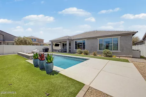 Exterior - 6325 S 24th Pl, Phoenix, AZ 85042 photo 15 of 18