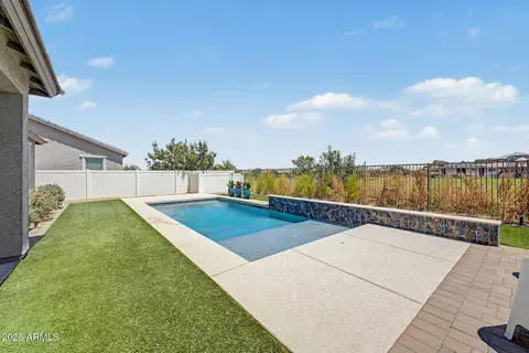 Exterior - 6325 S 24th Pl, Phoenix, AZ 85042 photo 13 of 18