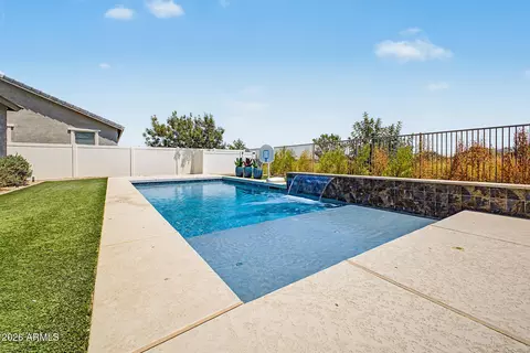 Exterior - 6325 S 24th Pl, Phoenix, AZ 85042 photo 5 of 18