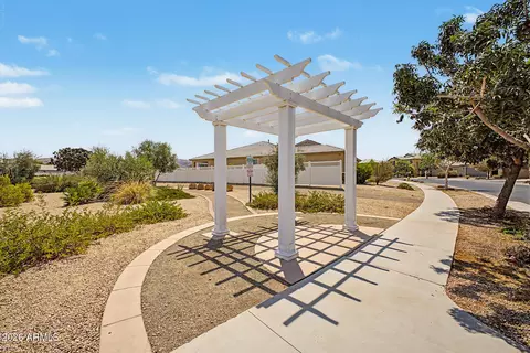 Exterior - 6325 S 24th Pl, Phoenix, AZ 85042 photo 9 of 18
